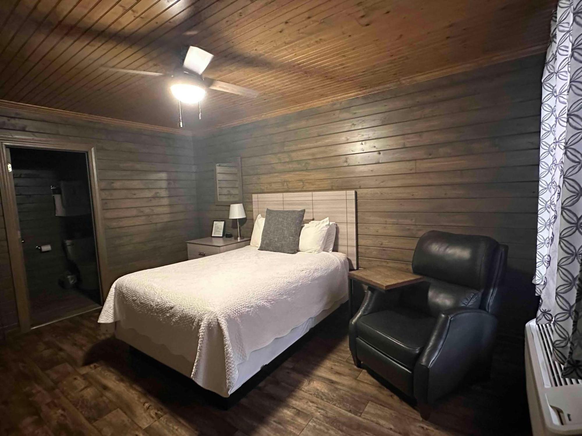 Turn On Inn Lake Village Chambre photo