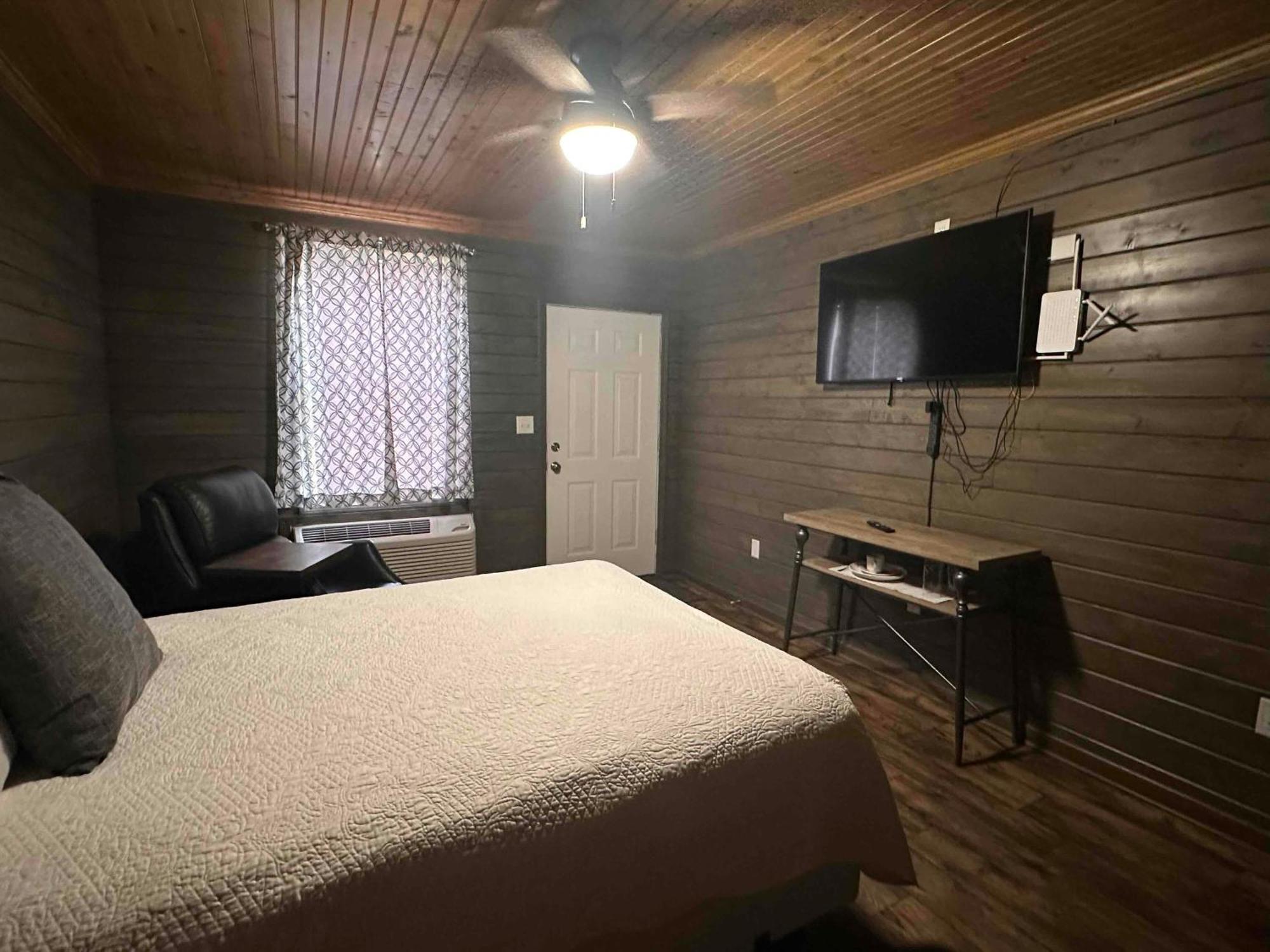 Turn On Inn Lake Village Chambre photo