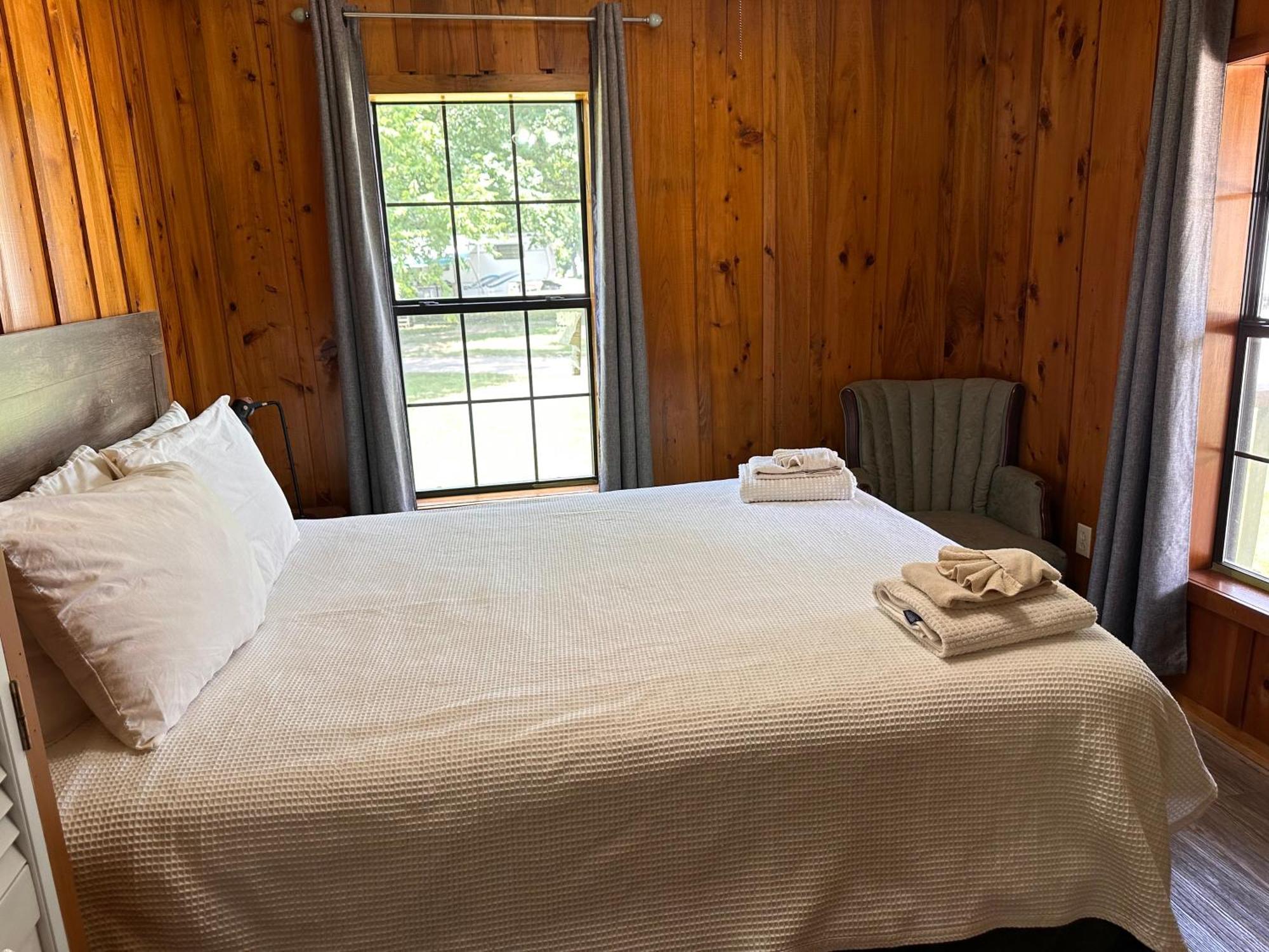 Turn On Inn Lake Village Chambre photo