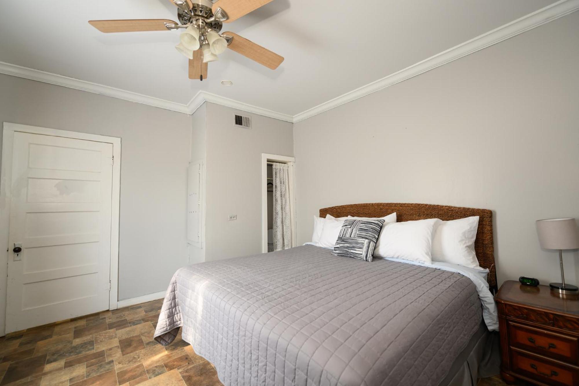 Turn On Inn Lake Village Chambre photo